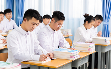 入学军训