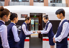 入学军训
