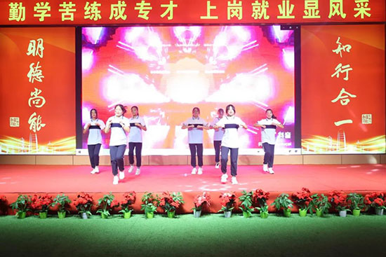 成都新东方“欢度72国庆”晚会,现场直击!