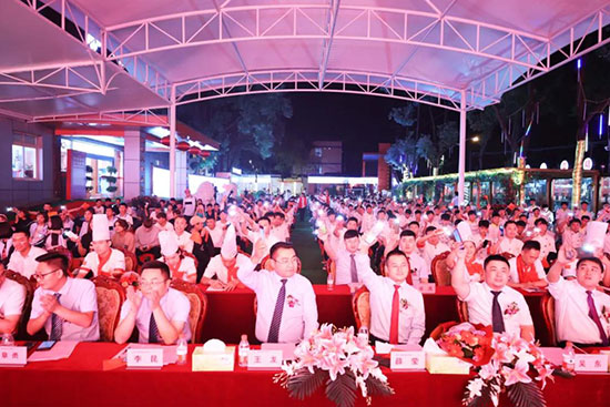成都新东方“欢度72国庆”晚会,现场直击!