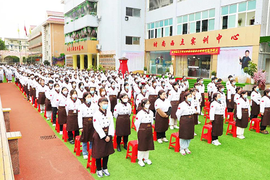 在成都新东方，一起奔赴更好的未来