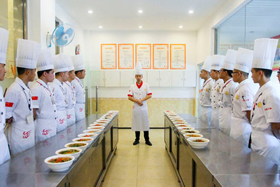 在成都新东方，一起奔赴更好的未来