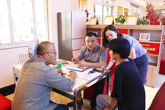 直击成都新东方夏秋季火热报名现??！还在择校的你，赶紧看过来！