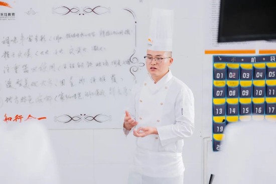 厨师天花板到底有多高？成都新东方周后超大师给你答案！