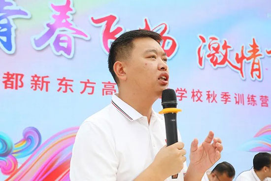 绿茵场上展英姿,国防教育正当时,新生军训正式开营!