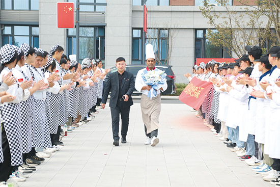 外教大师进校园|与国际接轨,外教大师倾情传授西点知识