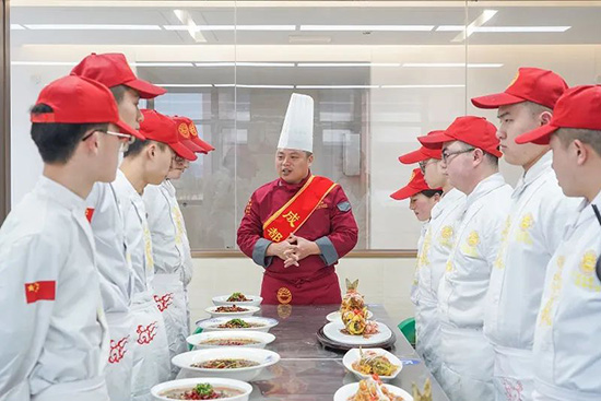 李桥大师走进成都新东方,传授精湛厨艺