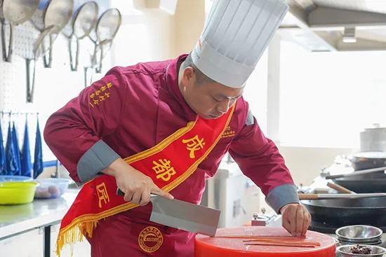 李桥大师走进成都新东方,传授精湛厨艺