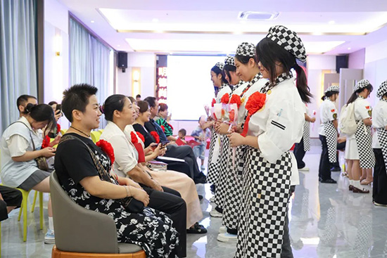 感恩有您 鉴证成长|成都新东方家长鉴证会暖心落幕!