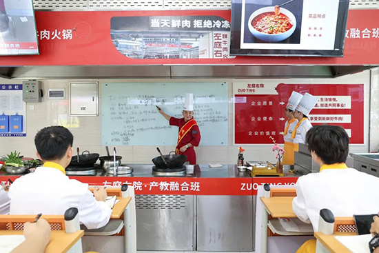 烹饪大师进校园，助力学子成才路
