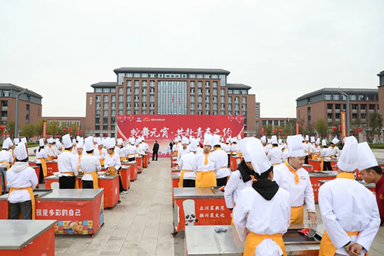 奔赴一场新东方校园的元宵之约,邂逅温暖与匠心