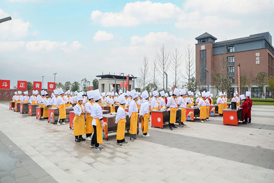 奔赴一场新东方校园的元宵之约,邂逅温暖与匠心